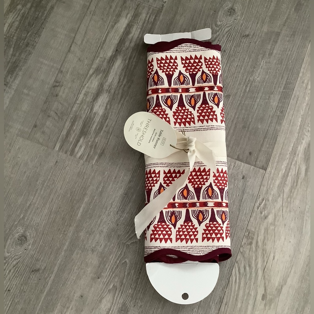 Threshold Table Runner With Scallop Edge